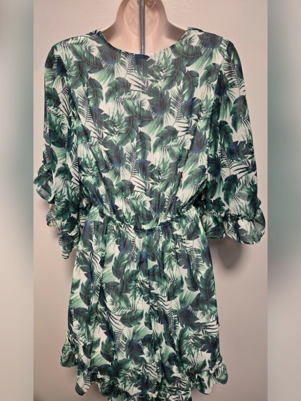Miami Size Small Tropical Leaf Print Tie-Front Romper - Green Leaf 🌞 - Picture 3 of 3